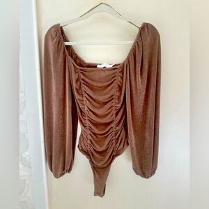 NWOT ASTR The Label Silky Ruched Puff-Sleeve Thong Bodysuit - Size Small